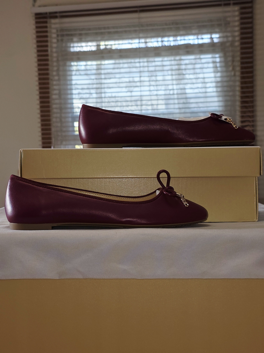 MICHAEL Michael Kors Nori Leather Ballet Flat In Mulberry Size 7M - Picture 8 of 9